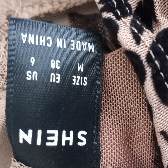 SHEIN MEDIUM FLORAL CROP TOP - Picture 7 of 7